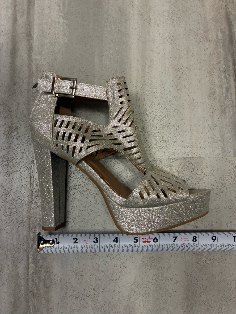 TOP Moda Silver Glitter Cutout Platform Sandals - Picture 7 of 8